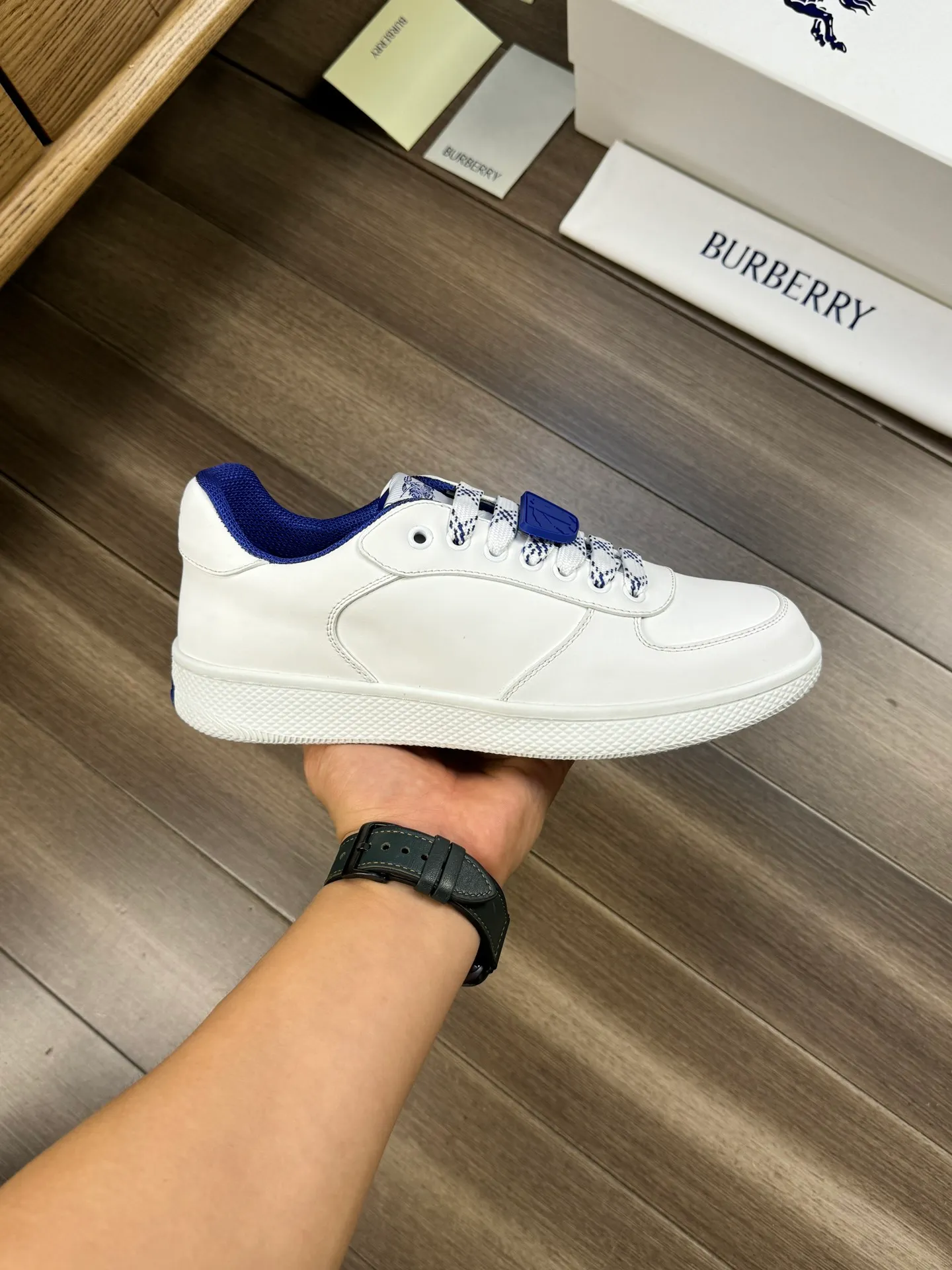 [BURBERRY] Burberry P400💰 - High-end quality original order 🔍🔍🔍 - Upper: imported 🔝 Nappa calfskin, tongue brand cloth label - Inner lining: canvas lining - Outsole: rubber; two-color molded outsole - Super high quality control and fine workmanship: highlighted (high-end, extravagance, grade) -Size: 38-44 (Male 45, can be customized)